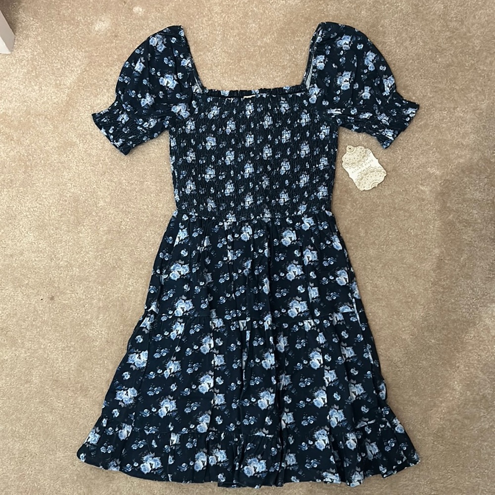 Navy and Blue Floral Smocked Short Sleeve Dress Size Small NWT